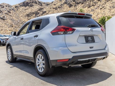 Used 2017 Nissan Rogue S FWD image 7