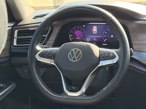 Used 2025 Volkswagen Atlas SEL Premium R-Line image 14