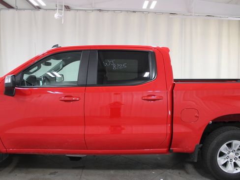 Used 2025 Chevrolet Silverado 1500 LT AWD/4WD image 6