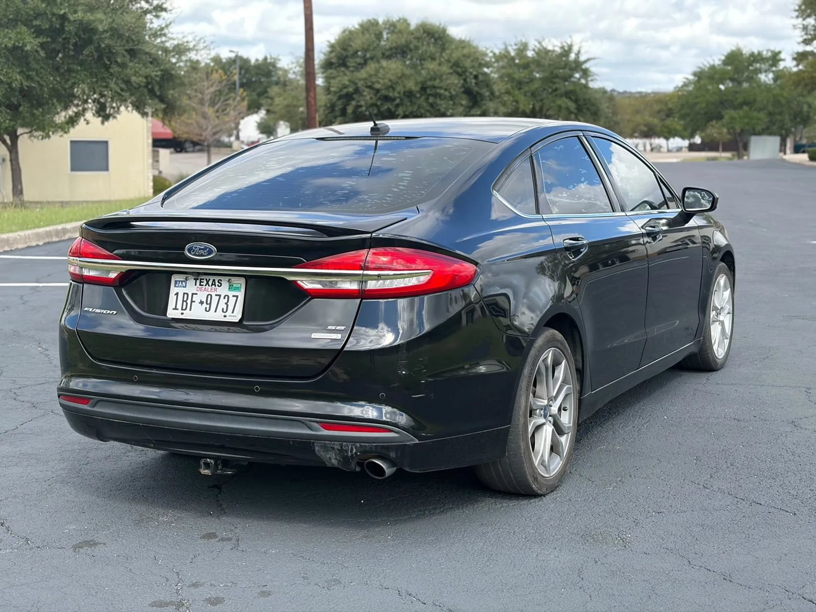 Used 2017 Ford Fusion SE w/ Equipment Group 201A FWD image 5