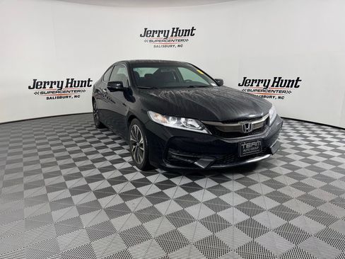 Used 2017 Honda Accord EX image 8