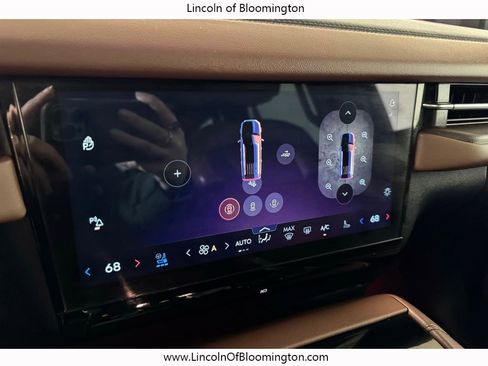 Used 2025 Lincoln Navigator Reserve image 59