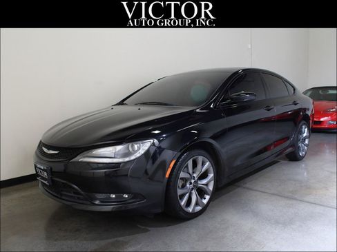 Used 2015 Chrysler 200 S w/ Navigation & Sound Group I AWD/4WD image 4