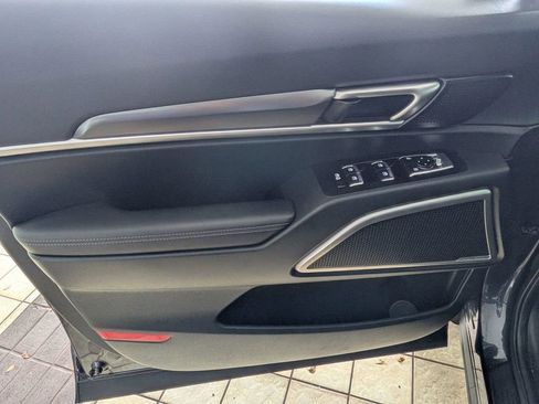 Used 2025 Kia Telluride S FWD image 11