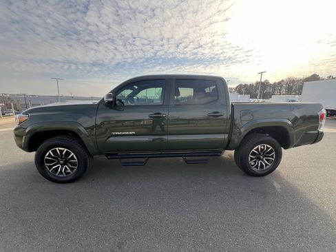 Used 2022 Toyota Tacoma TRD Sport image 6