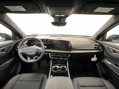 New 2026 Chevrolet Traverse LT w/ Enhanced Driving Package AWD/4WD image 10