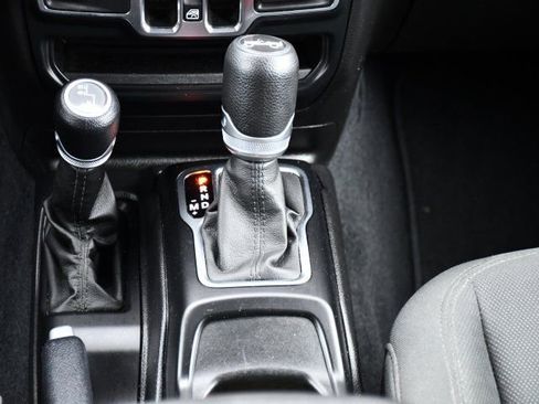 Used 2019 Jeep Wrangler Unlimited Sport S AWD/4WD image 28