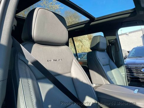 Used 2026 GMC Yukon Denali w/ Sun & Power Step Package image 28