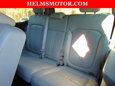 Certified 2025 Jeep Wagoneer 4WD image 36