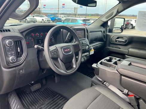Used 2024 GMC Sierra 2500 Pro image 5