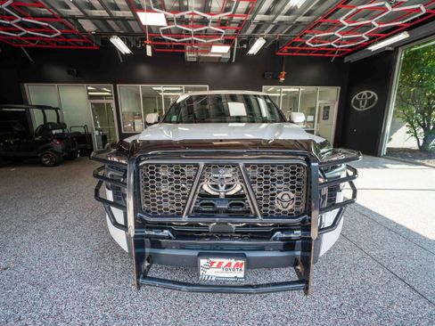 Used 2022 Toyota Tundra Platinum w/ Advanced Package AWD/4WD image 6