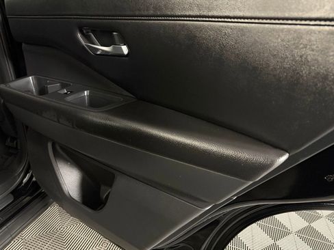 Used 2025 Nissan Pathfinder SL image 30