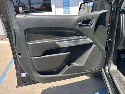 Used 2022 Chevrolet Colorado LT w/ Luxury Package AWD/4WD image 15