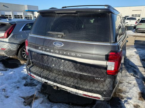Used 2024 Ford Expedition Max XLT image 3