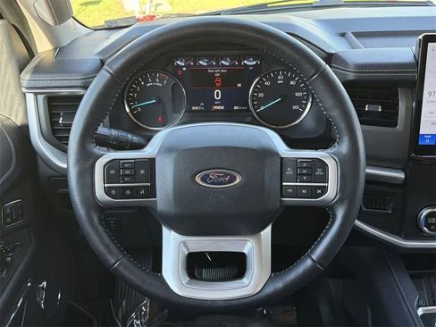 Used 2024 Ford Expedition Max XLT image 12
