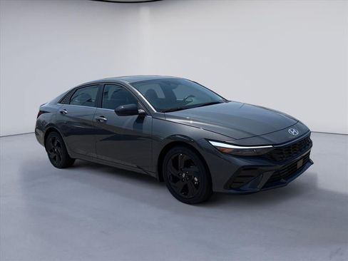 New 2026 Hyundai Elantra SEL Sport FWD image 7