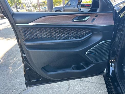 Used 2022 Jeep Grand Cherokee Summit w/ Advanced Protech Group IV image 15