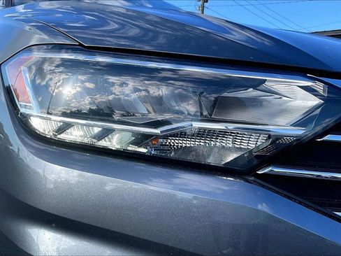 Used 2021 Volkswagen Jetta SE FWD image 30