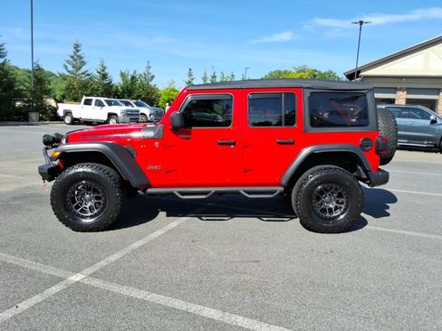 Used 2022 Jeep Wrangler Unlimited Rubicon w/ Xtreme Recon 35" Tire Package AWD/4WD image 8