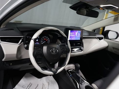 Certified 2025 Toyota Corolla LE image 11