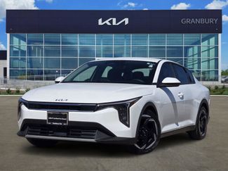 Used 2025 Kia K4 EX video 1