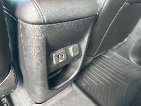 Used 2021 Chevrolet Colorado LT w/ Luxury Package image 13