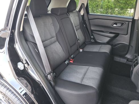 Used 2025 Nissan Rogue SV FWD image 15