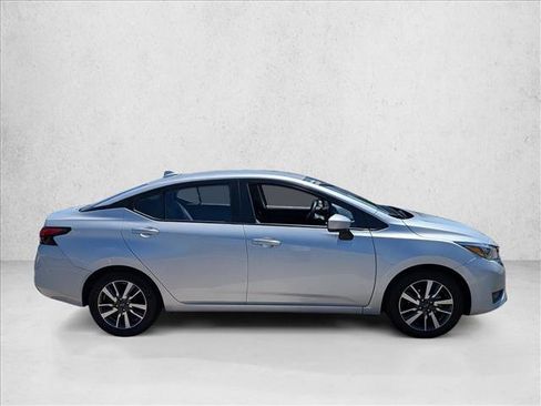 Used 2025 Nissan Versa SV FWD image 4