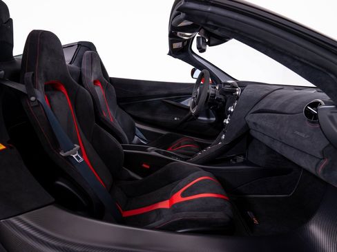 Used 2022 McLaren 765LT image 19