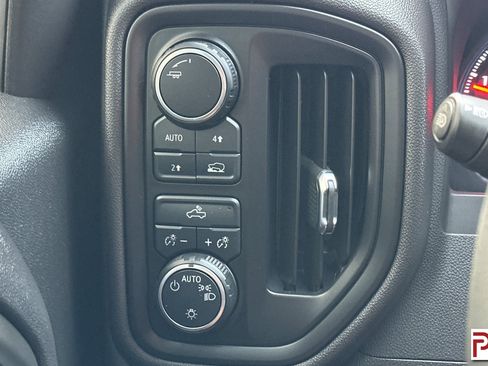 Used 2025 Chevrolet Silverado 1500 Custom image 30