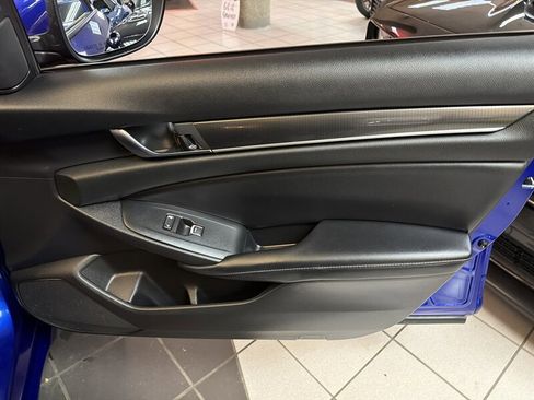 Used 2018 Honda Accord Sport image 28