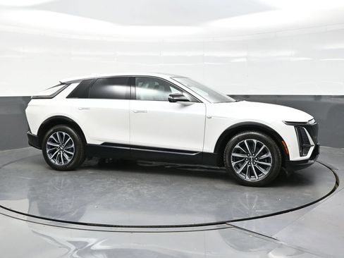 Certified 2024 Cadillac Lyriq Sport AWD/4WD image 8