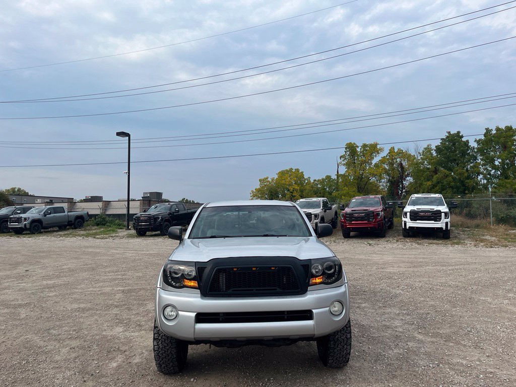 Used 2010 Toyota Tacoma 4x4 Double Cab image 3