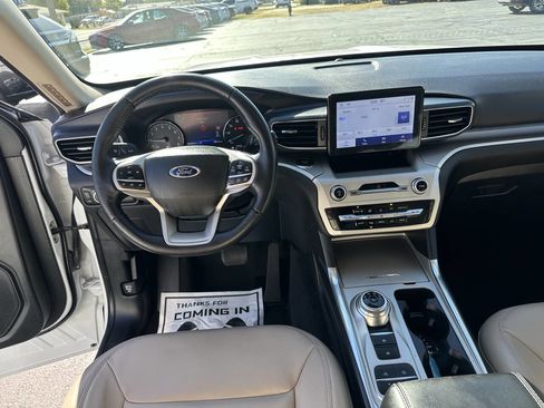 Used 2022 Ford Explorer XLT w/ Equipment Group 202A image 21