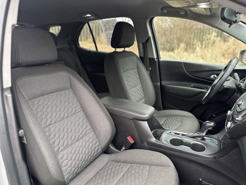 Used 2018 Chevrolet Equinox LT image 19