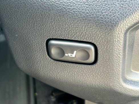 Certified 2025 Toyota Tundra Platinum AWD/4WD image 28