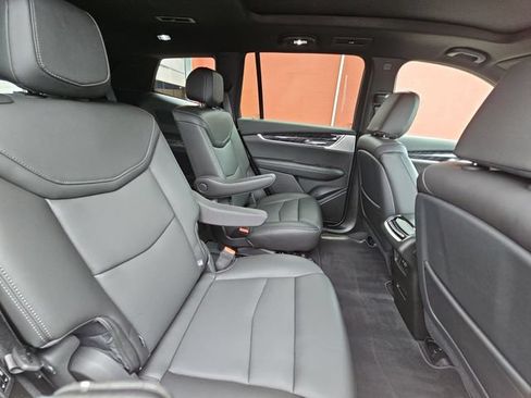 Used 2025 Cadillac XT6 Premium Luxury AWD/4WD image 30