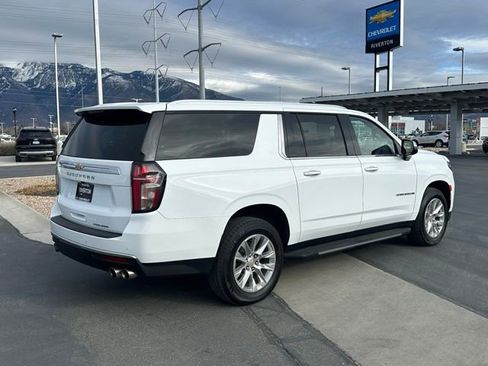 Used 2023 Chevrolet Suburban Premier AWD/4WD image 25