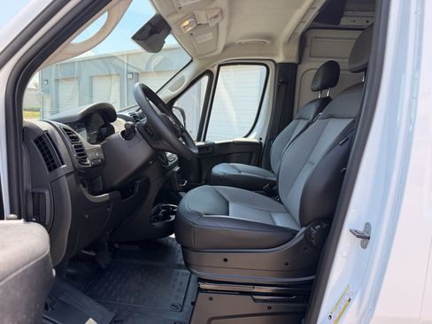 Used 2026 RAM ProMaster 2500 w/ Convenience Group FWD image 14