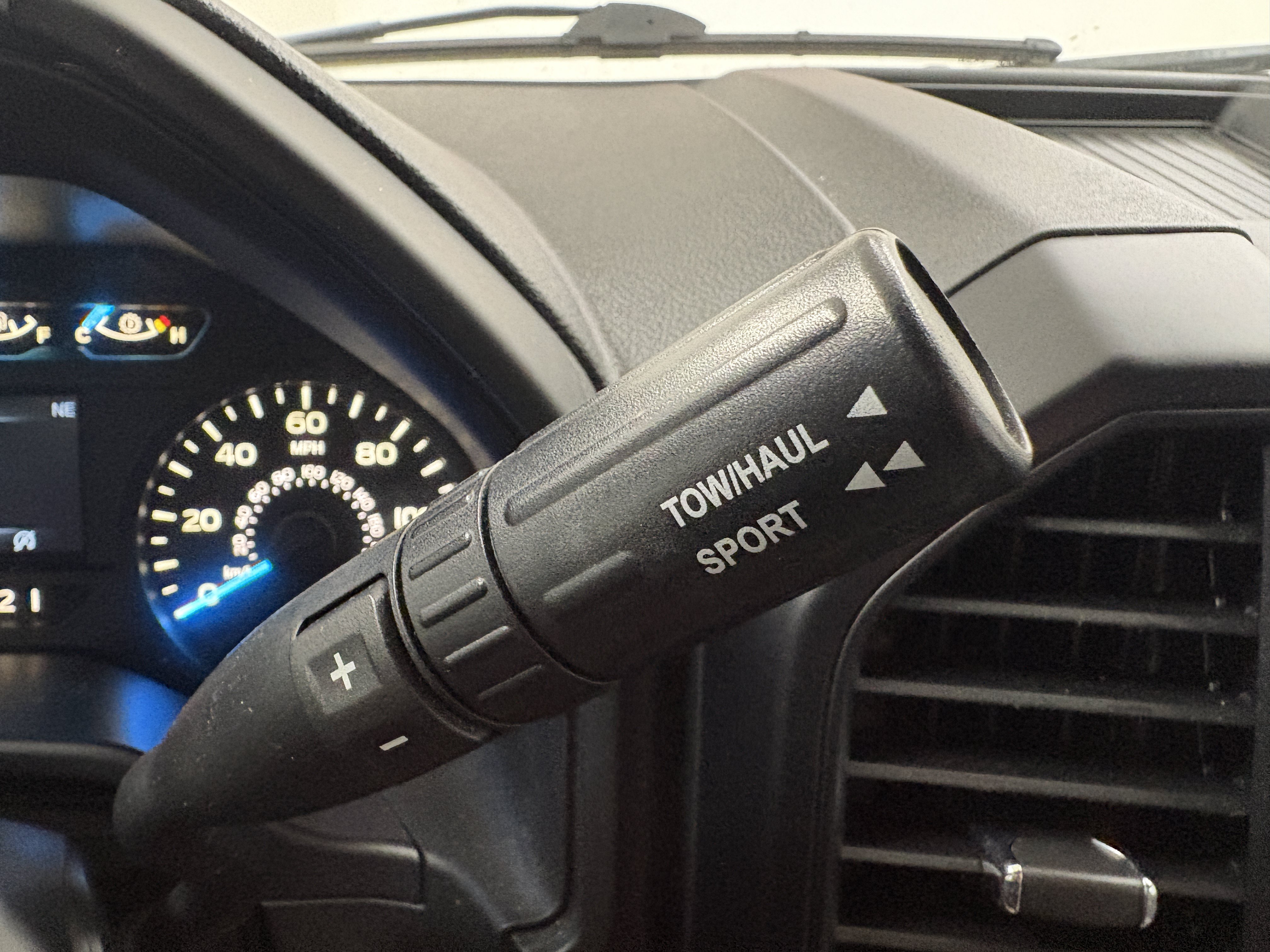 Used 2016 Ford F150 XL w/ Equipment Group 101A Mid AWD/4WD image 19