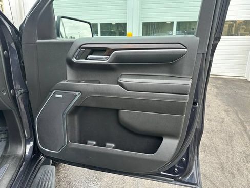 Used 2023 GMC Sierra 1500 SLT w/ SLT Premium Package AWD/4WD image 11