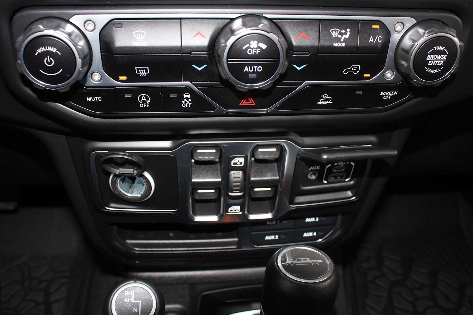 Used 2022 Jeep Gladiator Overland w/ Popular Equipment Package AWD/4WD image 44
