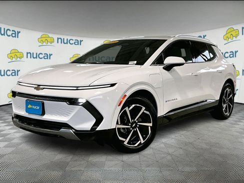 Used 2025 Chevrolet Equinox EV LT w/ Convenience Package image 3