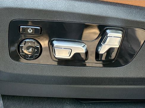 New 2026 BMW X5 xDrive50e w/ M Sport Package image 25