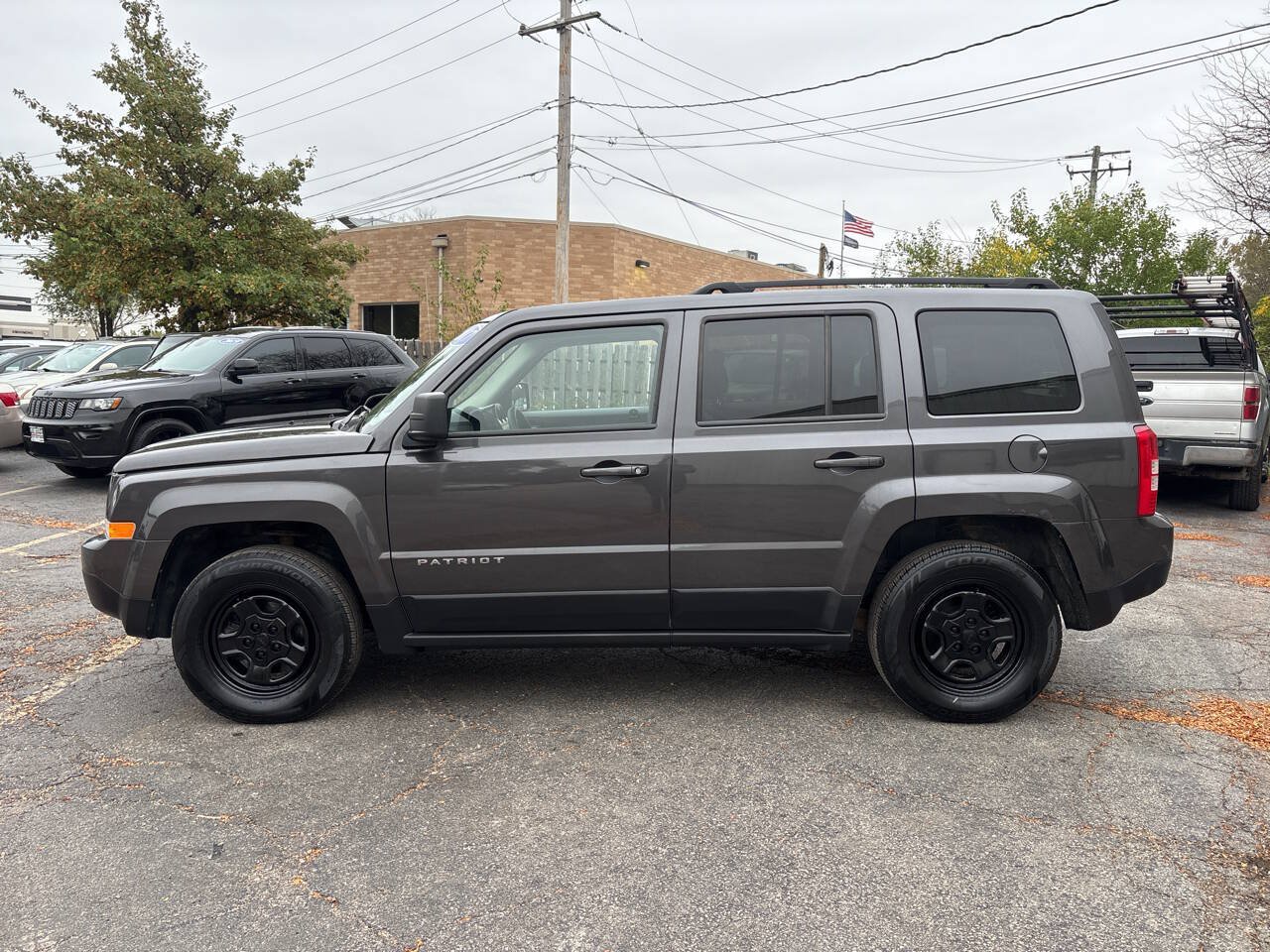Used 2017 Jeep Patriot Sport w/ Power Value Group AWD/4WD image 2