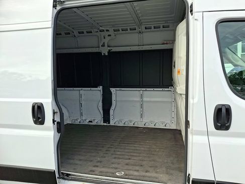 Used 2023 RAM ProMaster 2500 FWD image 11