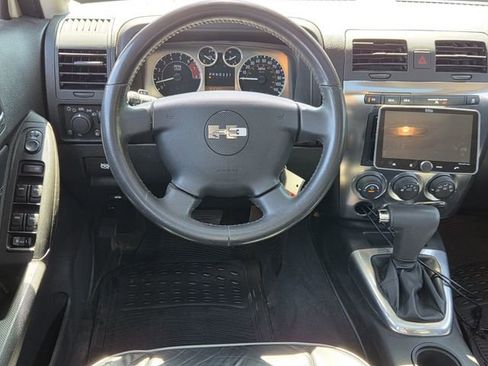 Used 2009 HUMMER H3T Luxury AWD/4WD image 12