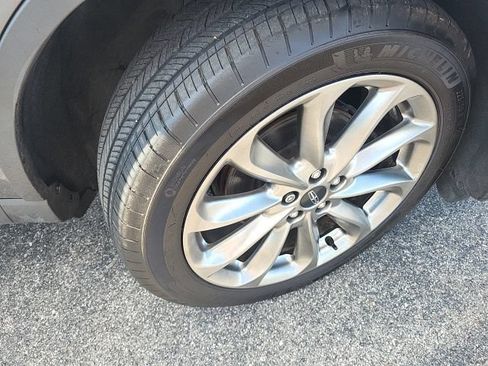 Used 2022 Lincoln Corsair AWD w/ Premium Package image 5