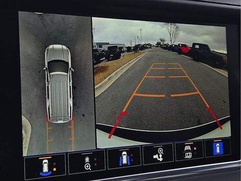 Used 2024 GMC Yukon Denali image 16