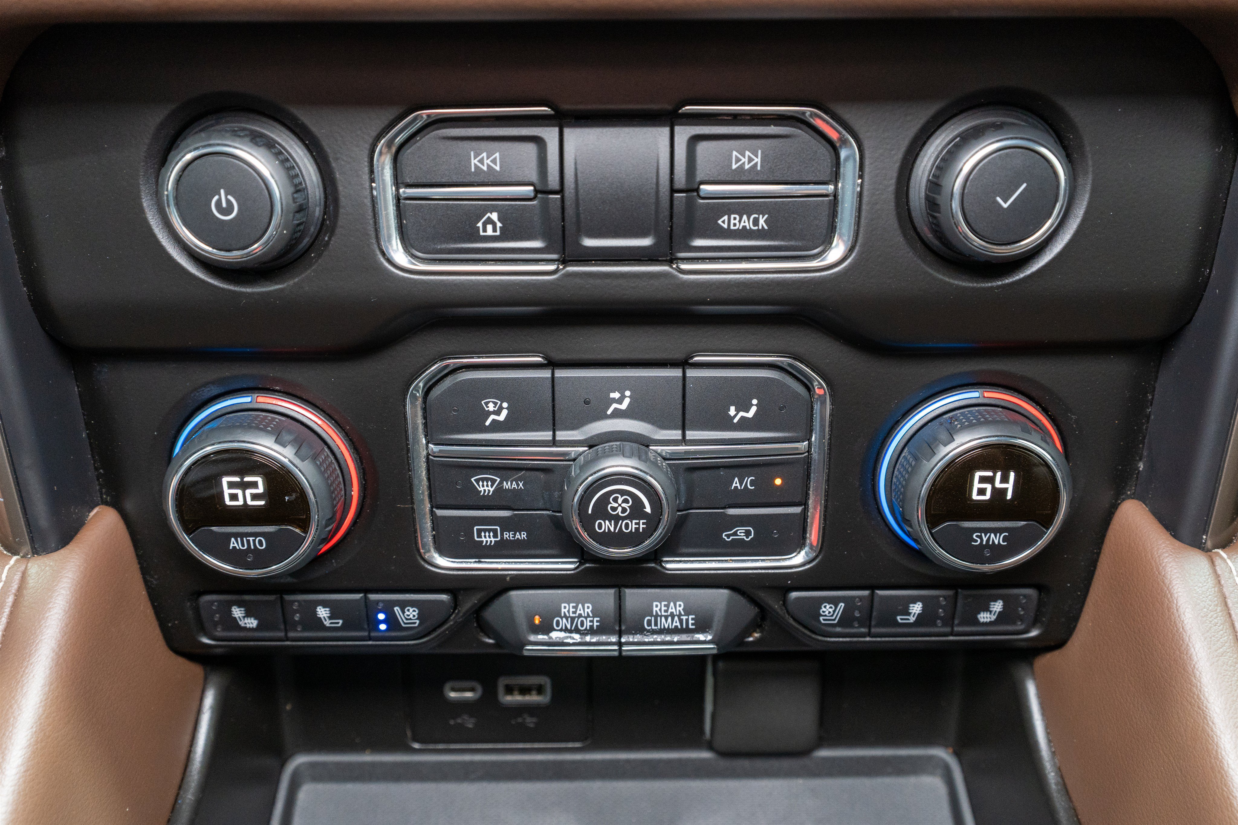 Used 2021 Chevrolet Suburban High Country w/ Premium Package AWD/4WD image 25